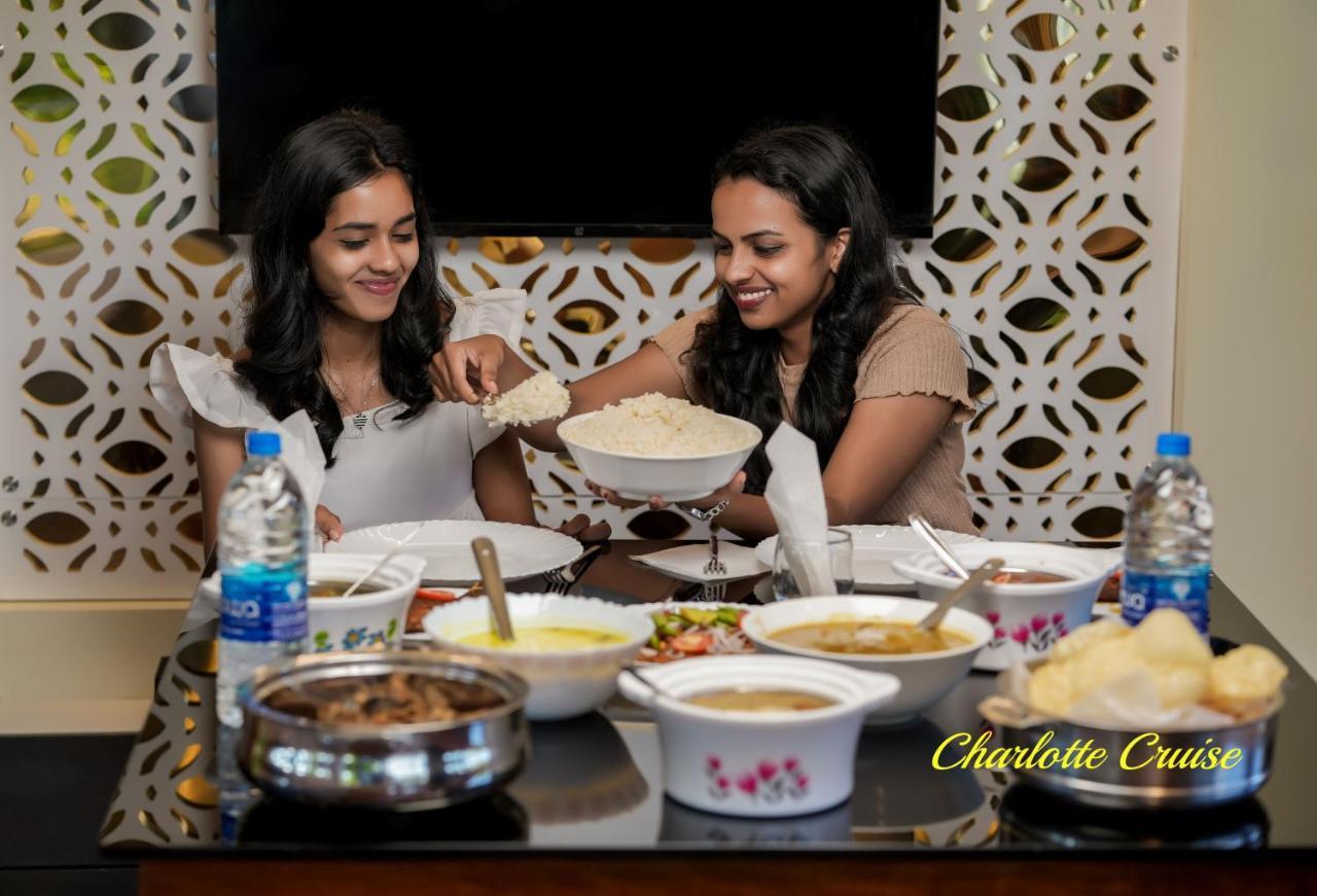 فندق Charlotte Cruise House Boat Alappuzha المظهر الخارجي الصورة