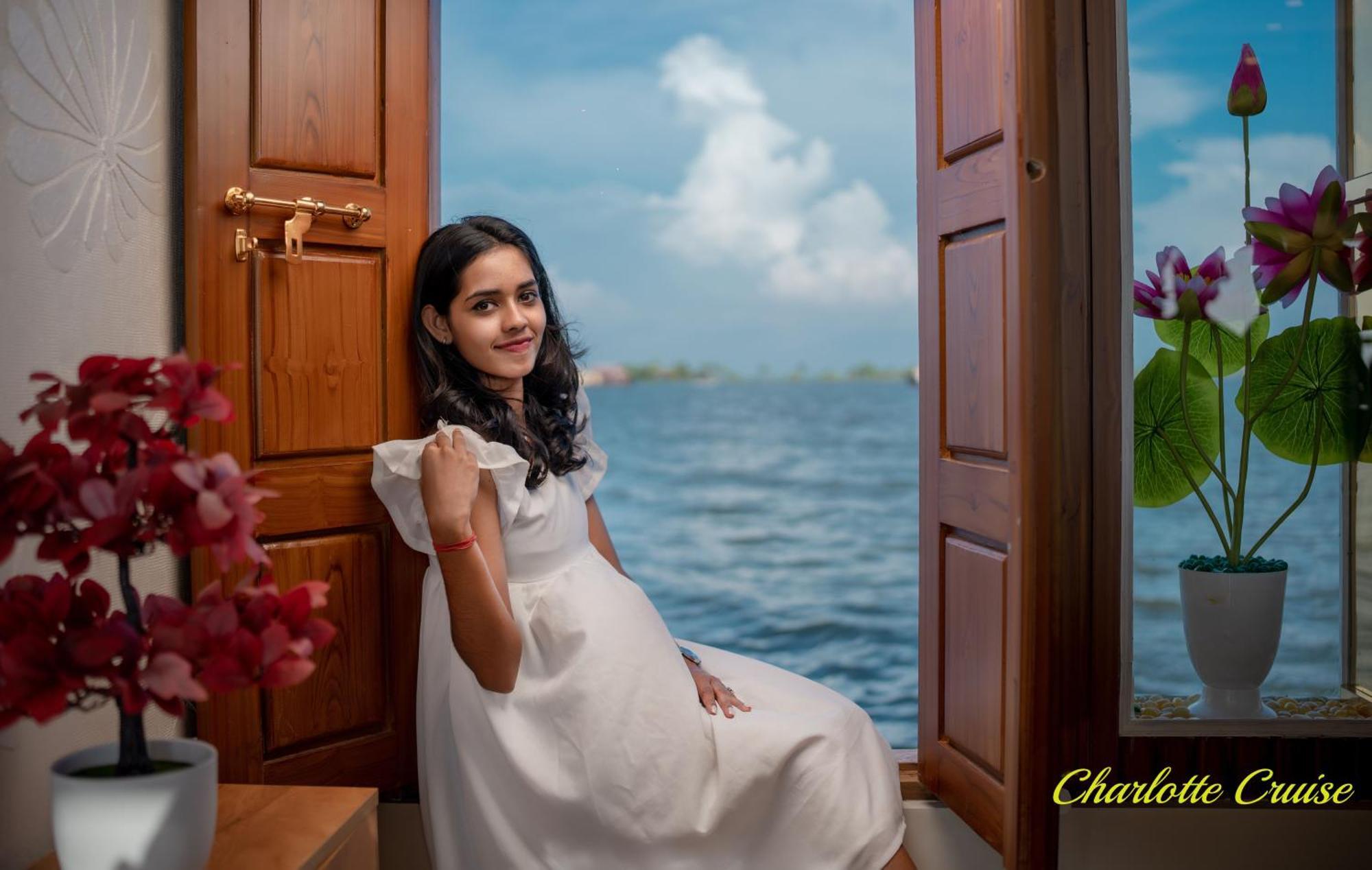 فندق Charlotte Cruise House Boat Alappuzha المظهر الخارجي الصورة